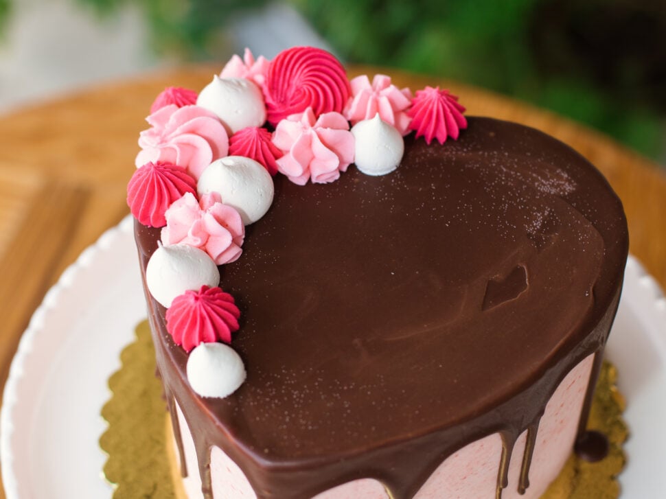 february valentines day case cake heart chocolate drip pink stand 2