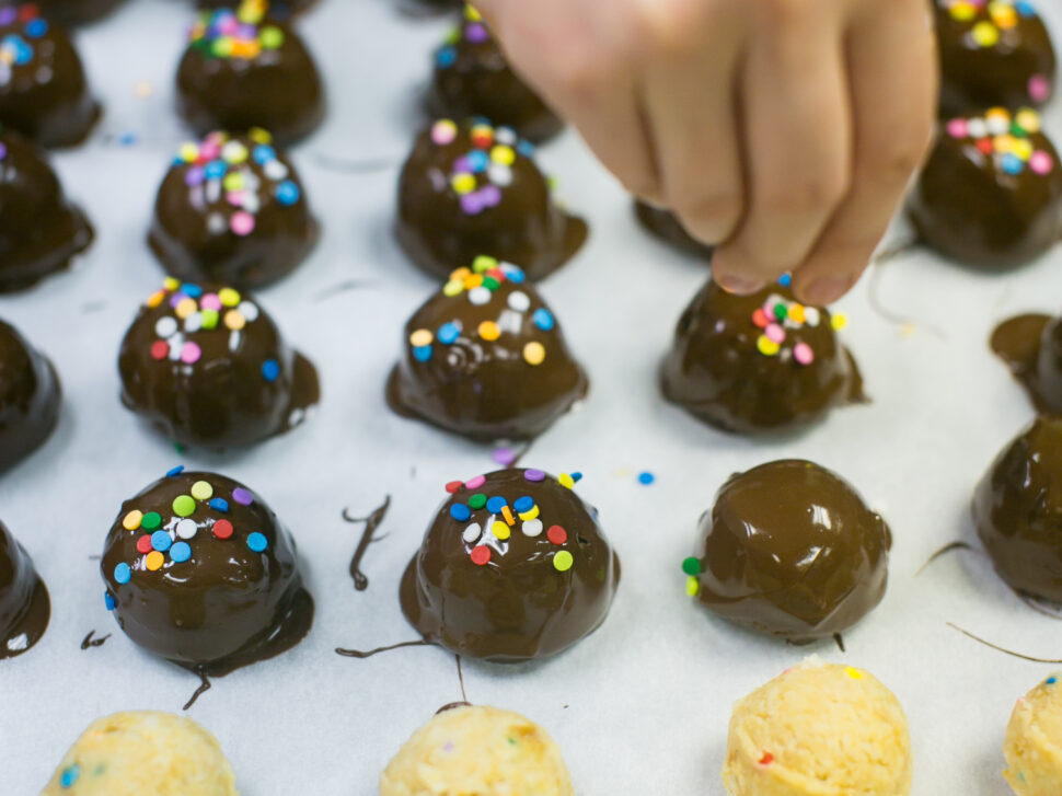 Cake truffle behind the scenes production 7