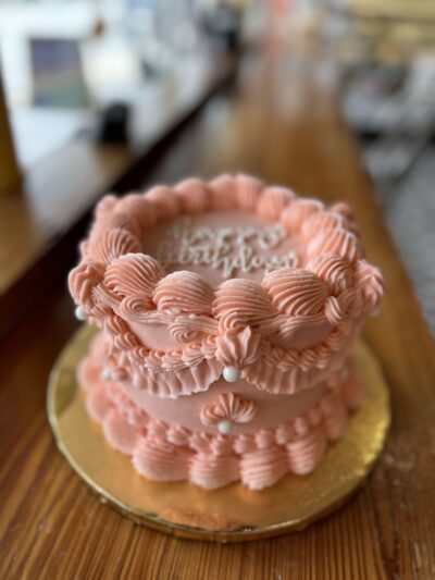 2tarts Round Lambeth Cake - Image 2